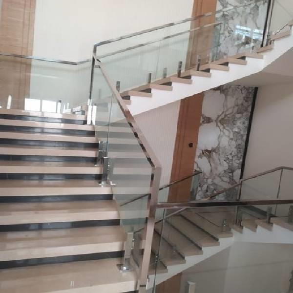 GLASS RAILING